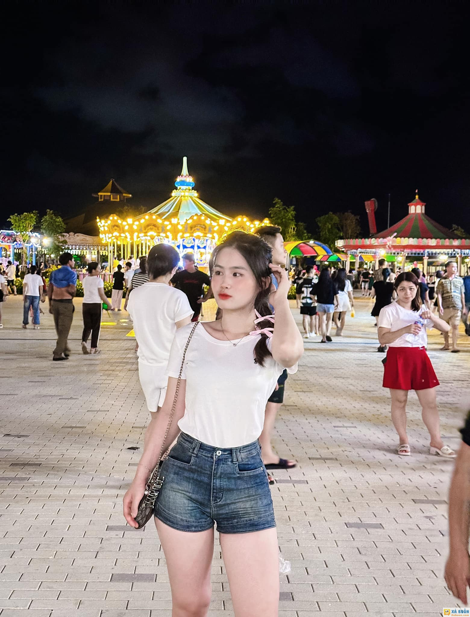 Gái xinh bigo live khoe dáng