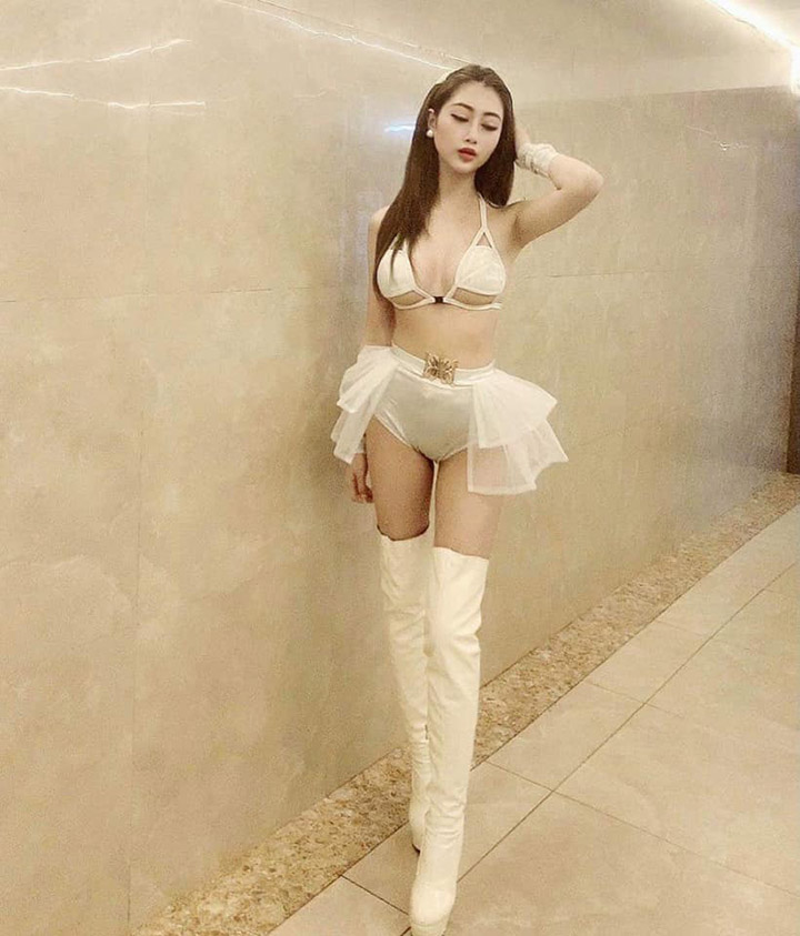 Ảnh gái khoe mu lồn ngon cực kỳ