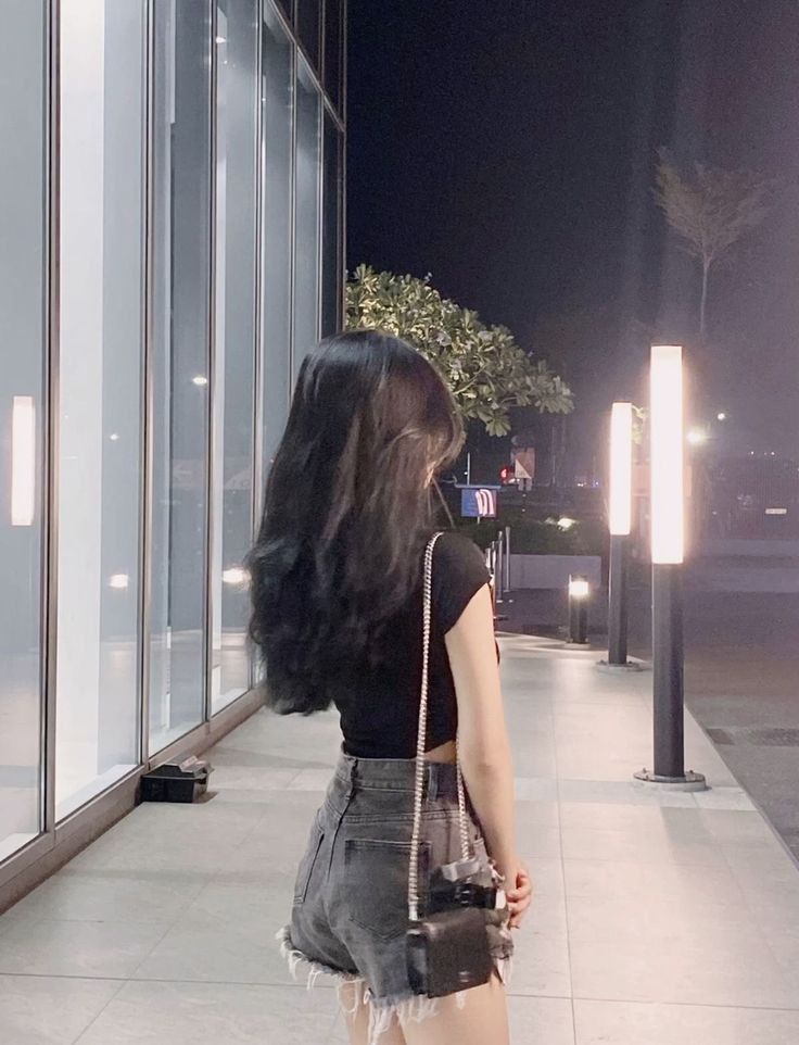 Ảnh avatar gái xinh che mặt
