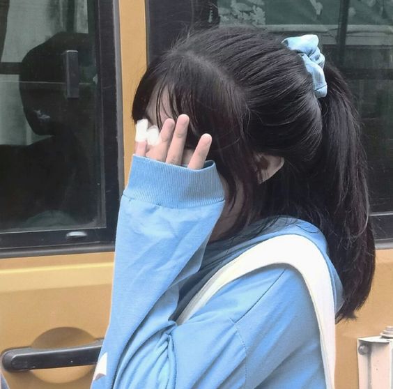 Gái đẹp che mặt ảnh avatar đẹp cho con gái