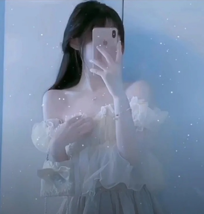 Hình ảnh avatar gái xinh che mặt